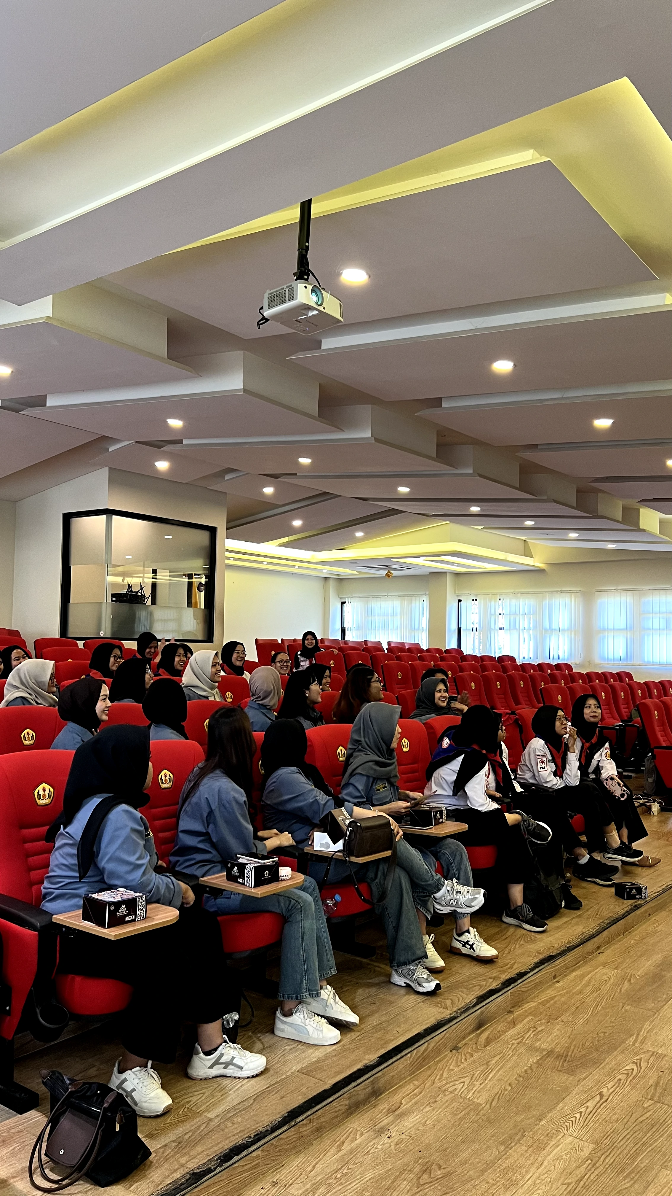 Studi Banding foto 7